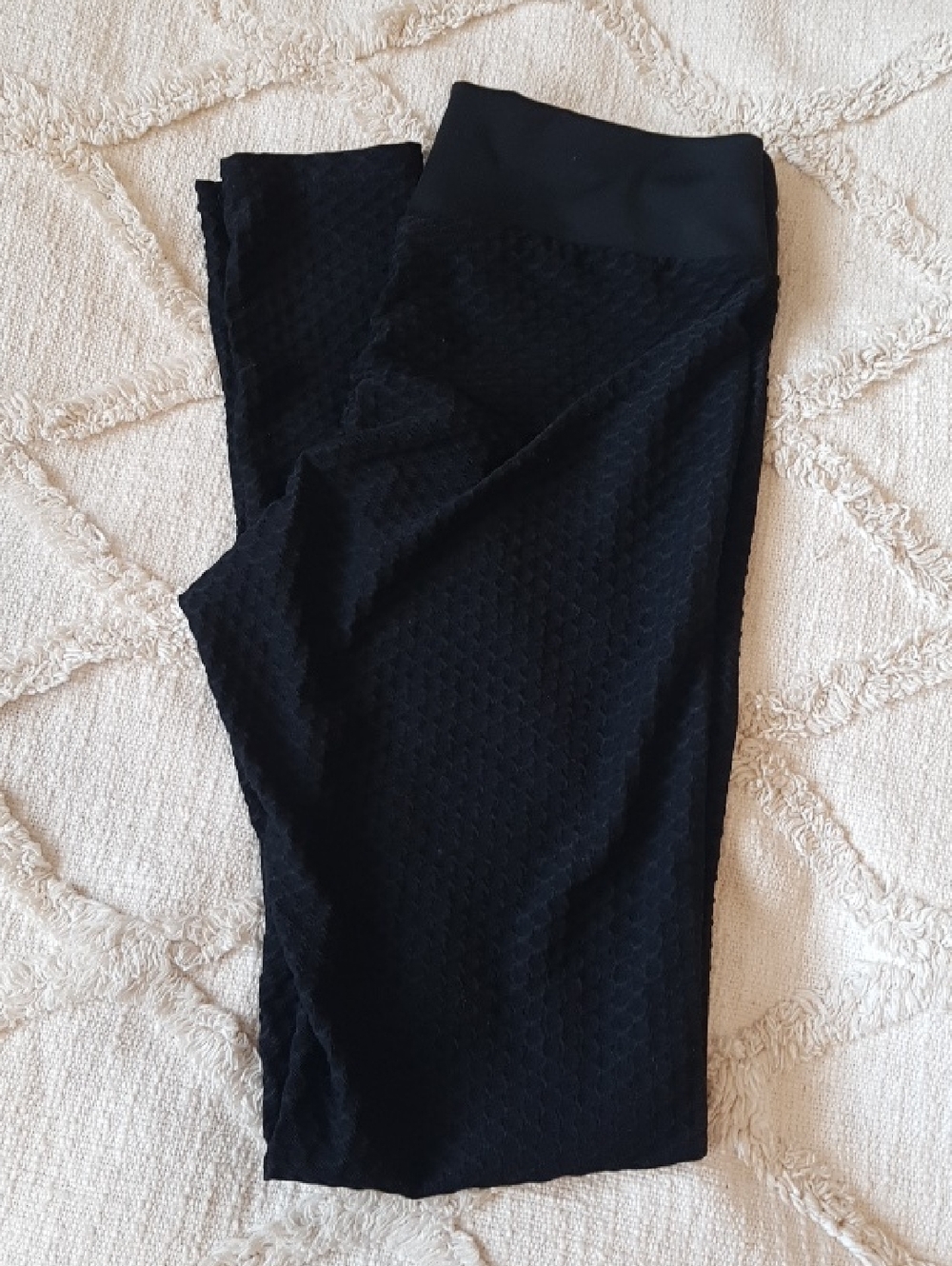 Ardene Black Butt Scrunch Textured Leggings